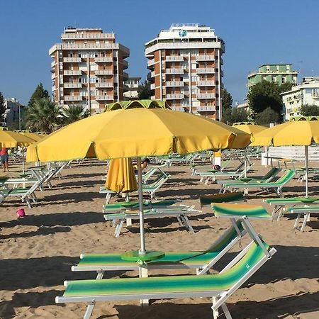 Appartamento Fronte Mare Ρίμινι Εξωτερικό φωτογραφία