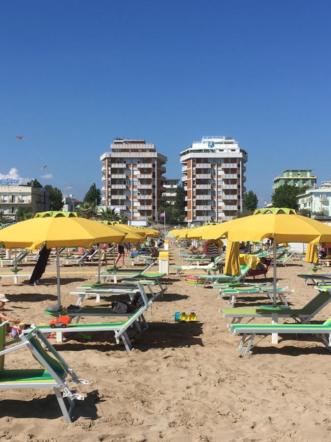 Appartamento Fronte Mare Ρίμινι Εξωτερικό φωτογραφία