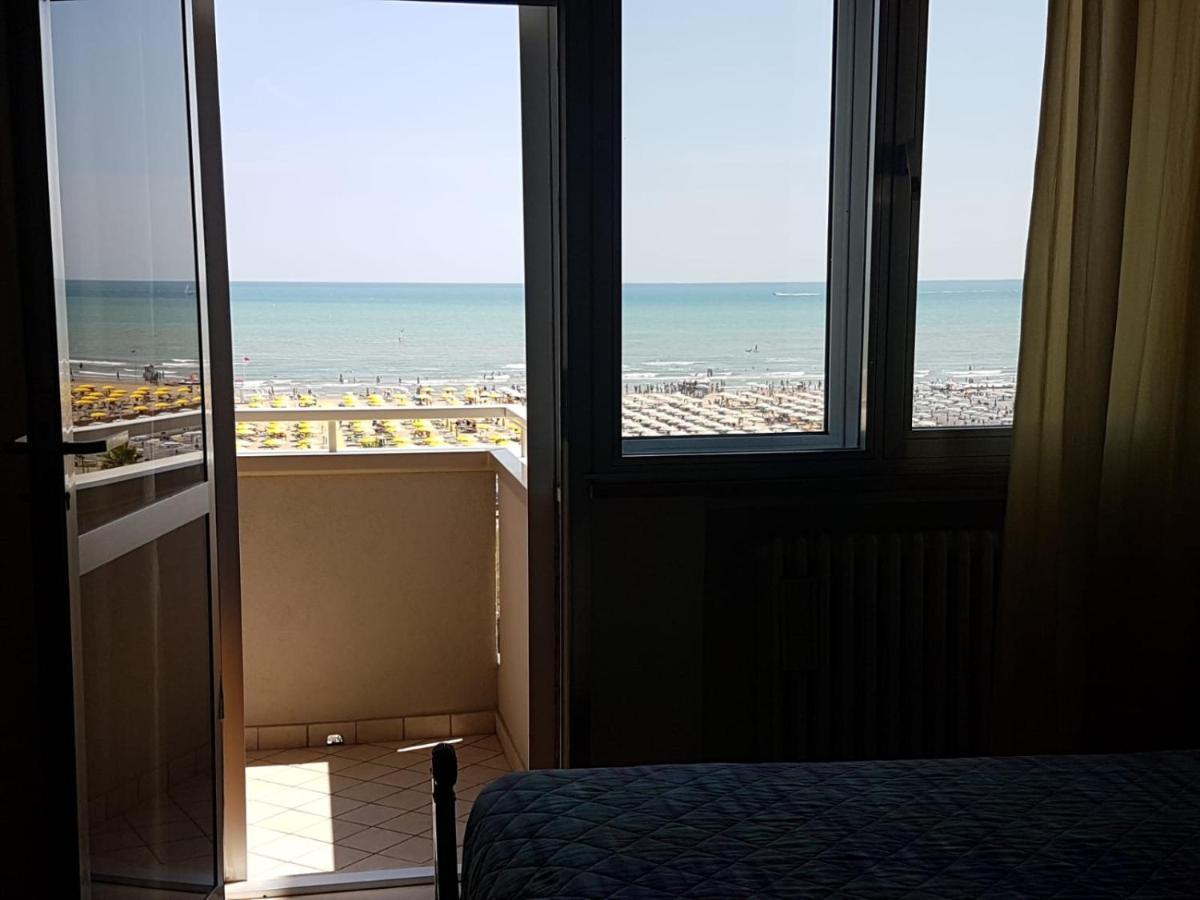 Appartamento Fronte Mare Ρίμινι Εξωτερικό φωτογραφία
