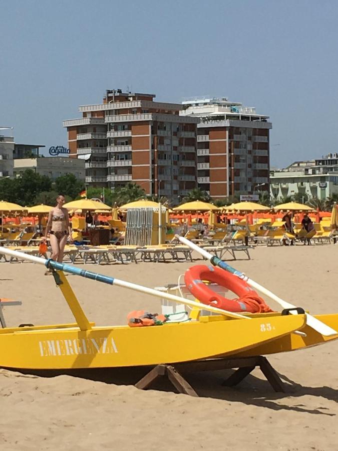 Appartamento Fronte Mare Ρίμινι Εξωτερικό φωτογραφία