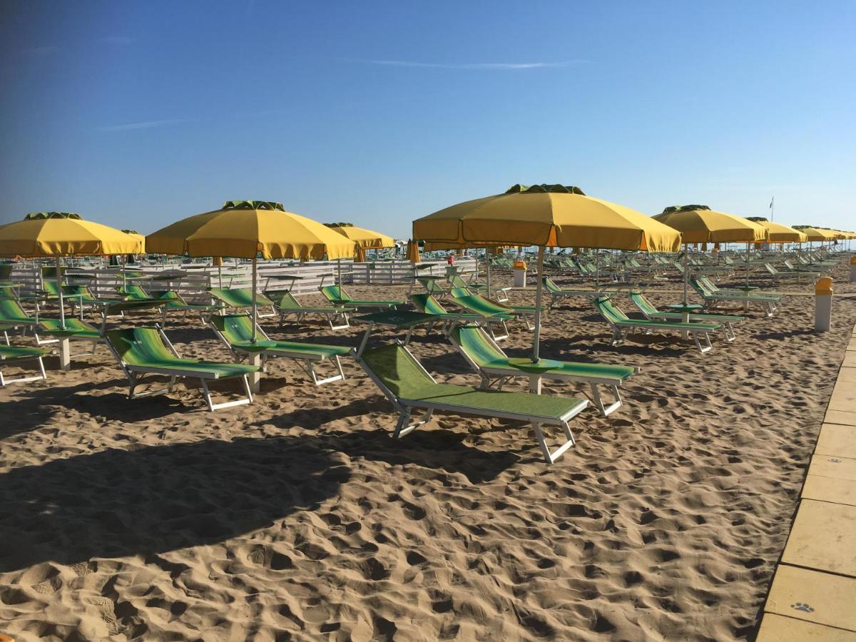Appartamento Fronte Mare Ρίμινι Εξωτερικό φωτογραφία