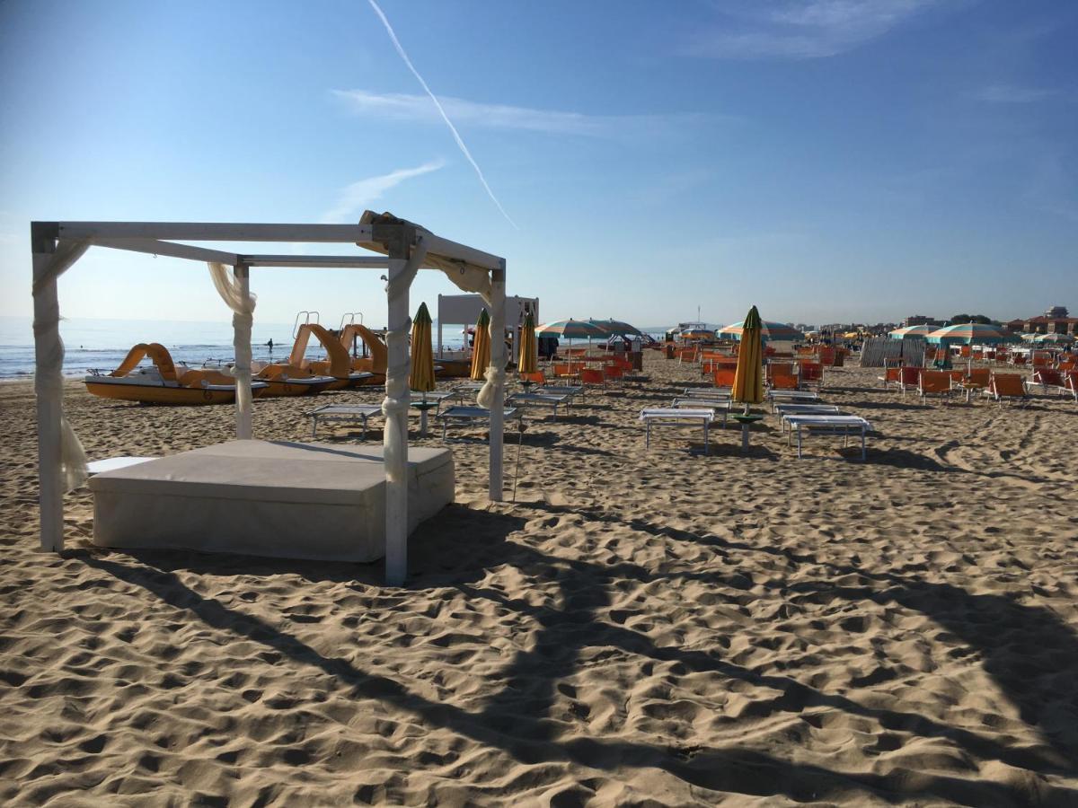 Appartamento Fronte Mare Ρίμινι Εξωτερικό φωτογραφία